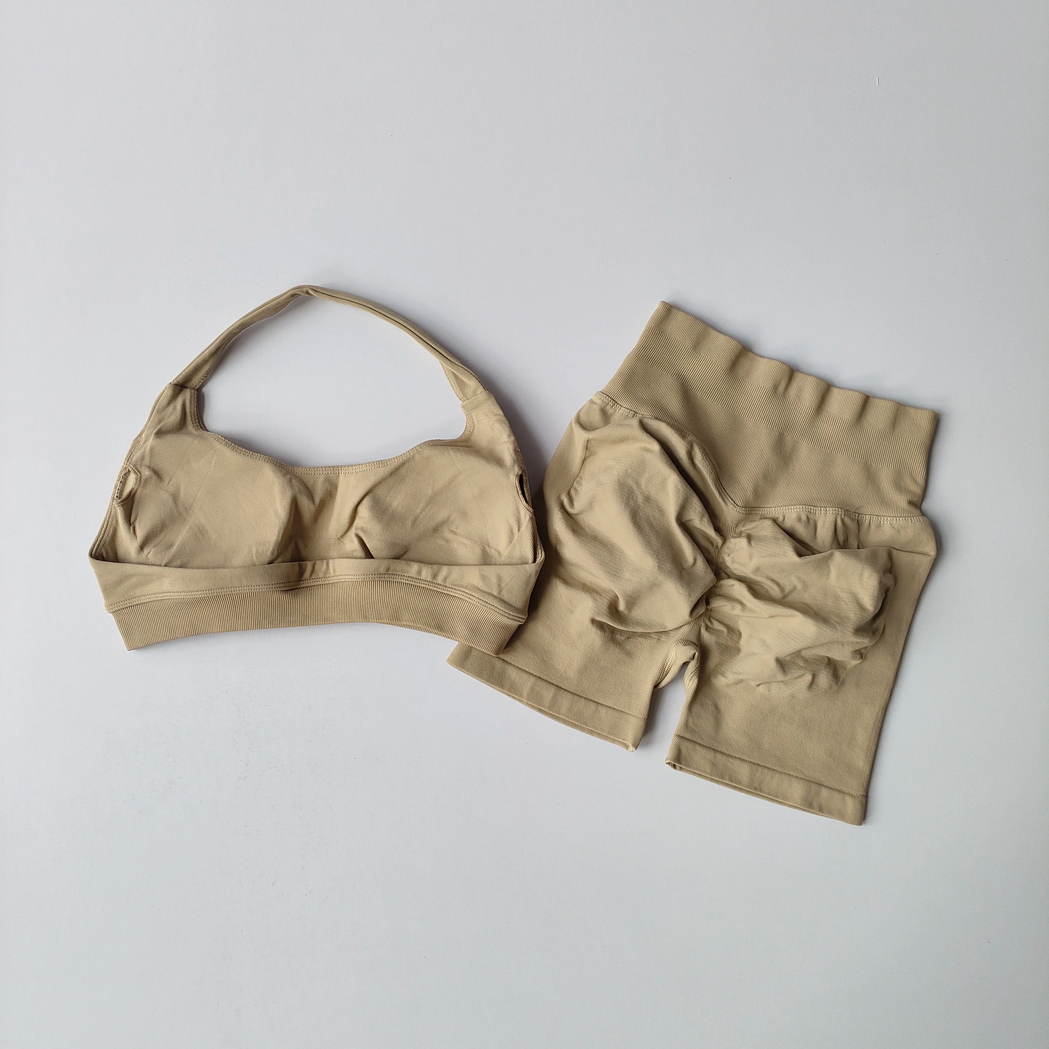 2 Pieces Yoga Suit for Women Seamless Fitness Gym Clothes Halter Sports Bra Matching Impact Shorts Workout Sets Gym Outfit